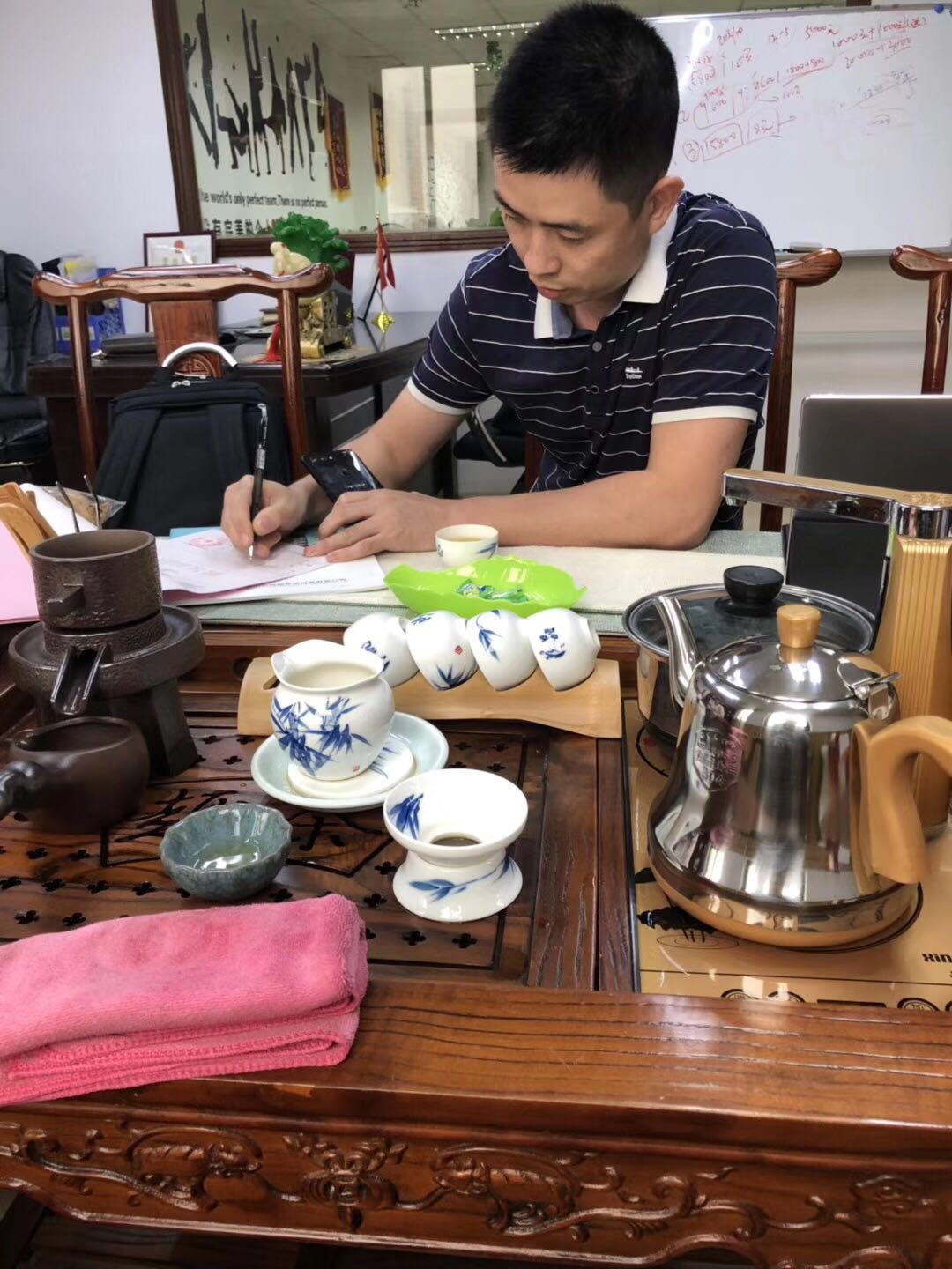 客户签约.jpg